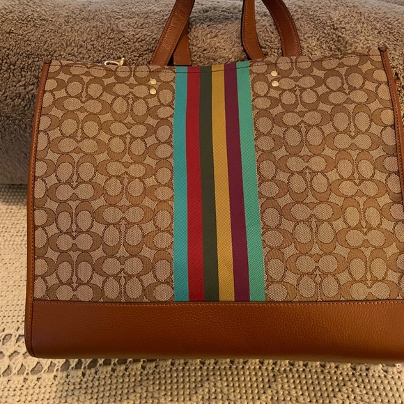 COACH DEMPSEY TOTE 40 IN SIGNATURE JACQUARD WITH STRIPE AND PATCH BAG - Picture 2 of 4